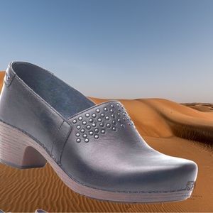 Dansko Mavis Black Oiled Leather Studded Women’s Clogs EU40